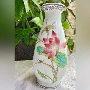 Vinatge Chinese Jingdezhen Vase Lotus Dragonfly Cricket About 10’’